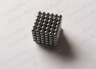China N38 Bällchen-Magneten Durchmessers 5mm, kugelförmige Neodym-Magneten, die Ni für Schmuck überziehen fournisseur