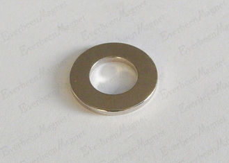 China Starke kleine runde Magneten überzogenes Nicuni, helle Ni-Kreis-Magneten mit Löchern fournisseur