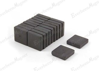 China Rechteck-Ferrit-Block-Magnet 19 * 19 * 5, Ferrit-keramische Magneten für Motoren fournisseur