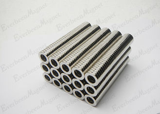 China Kleine/Neoneodym-Ring-Magneten beschichteten axiale Magnetisierung OD17 * ID10 Ni * 3mm fournisseur