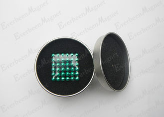 China Neodym-Ball-Magnet-Grün Durchmessers 5mm starkes für den magnetischen Spielzeug-Zinn-Kasten verpackt fournisseur